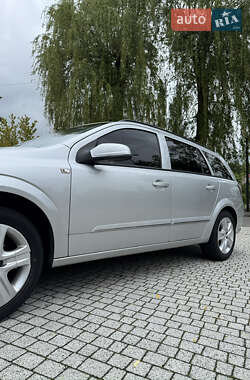 Универсал Opel Astra 2009 в 
