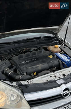 Универсал Opel Astra 2005 в 