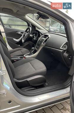 Хэтчбек Opel Astra 2010 в 
