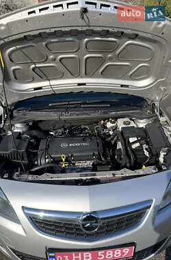 Хэтчбек Opel Astra 2010 в 