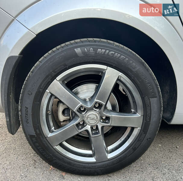 Хэтчбек Opel Astra 2007 в Николаеве
