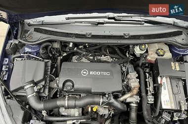 Універсал Opel Astra 2011 в 