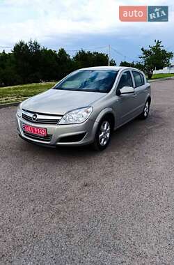 Хэтчбек Opel Astra 2009 в Черкассах