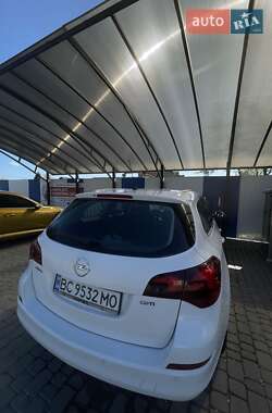 Универсал Opel Astra 2012 в 