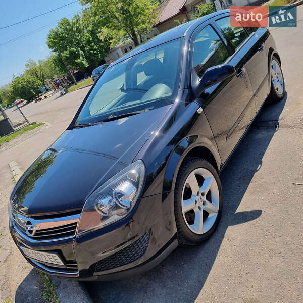 Хэтчбек Opel Astra 2008 в 