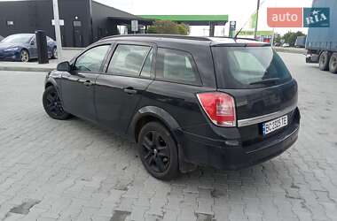 Универсал Opel Astra 2012 в Львове