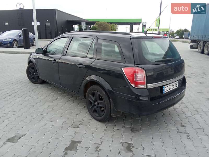 Универсал Opel Astra 2012 в 
