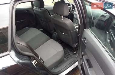 Универсал Opel Astra 2012 в 