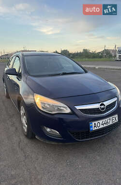 Универсал Opel Astra 2011 в Ужгороде