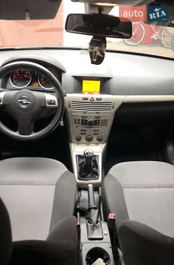 Универсал Opel Astra 2008 в 