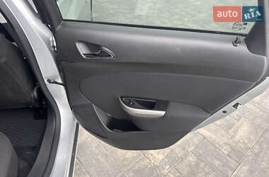 Универсал Opel Astra 2011 в 