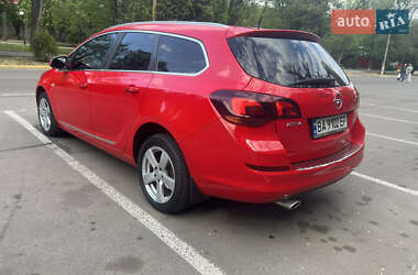 Универсал Opel Astra 2010 в 