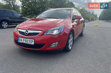 Универсал Opel Astra 2010 в 