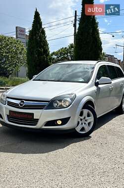 Универсал Opel Astra 2010 в Сумах