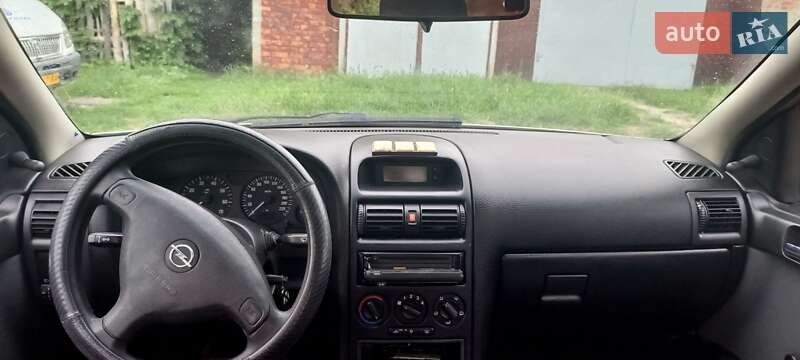 Седан Opel Astra 2006 в Кобеляках