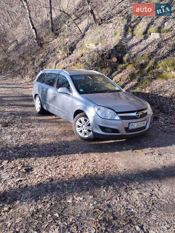 Універсал Opel Astra 2010 в 