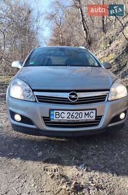 Універсал Opel Astra 2010 в 