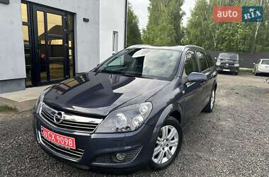 Універсал Opel Astra 2009 в Любешові