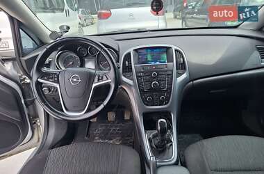 Универсал Opel Astra 2012 в 