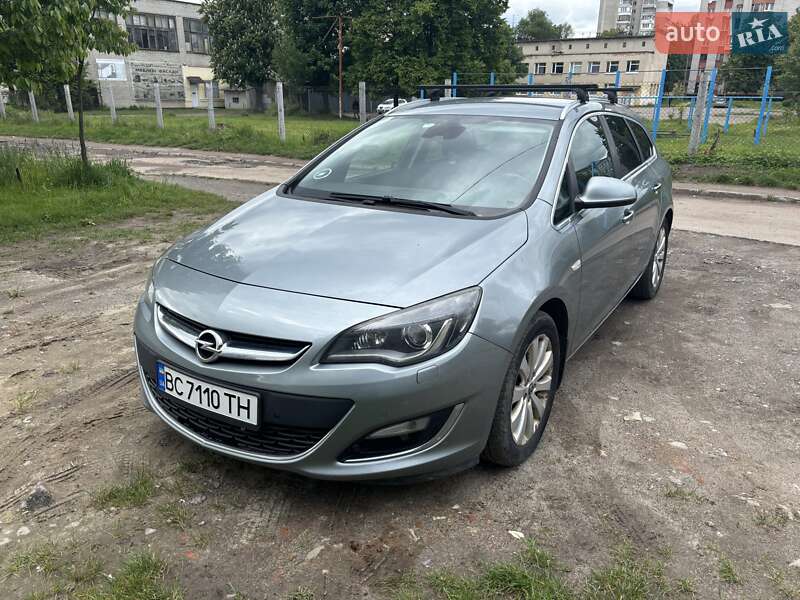 Универсал Opel Astra 2012 в Львове