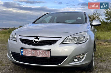Хэтчбек Opel Astra 2011 в Львове