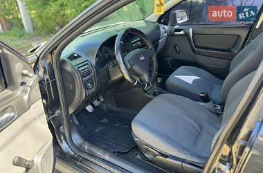 Седан Opel Astra 2006 в 