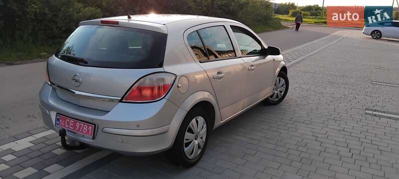 Хетчбек Opel Astra 2006 в Івано-Франківську