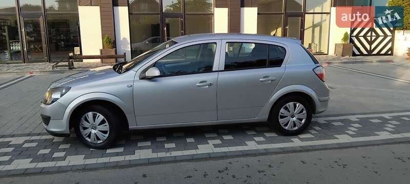 Хетчбек Opel Astra 2006 в Івано-Франківську