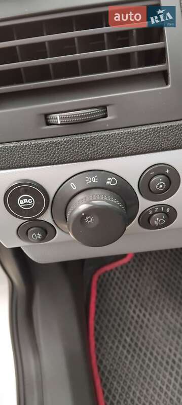 Хетчбек Opel Astra 2006 в Івано-Франківську