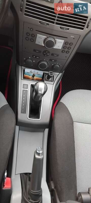 Хетчбек Opel Astra 2006 в Івано-Франківську
