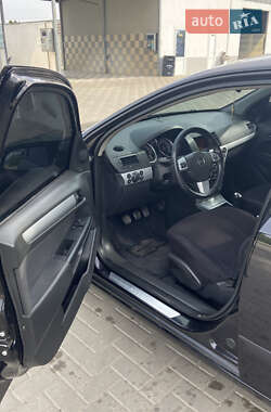 Хетчбек Opel Astra 2007 в 