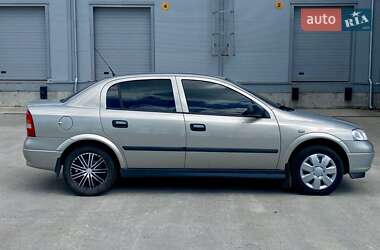 Седан Opel Astra 2008 в 