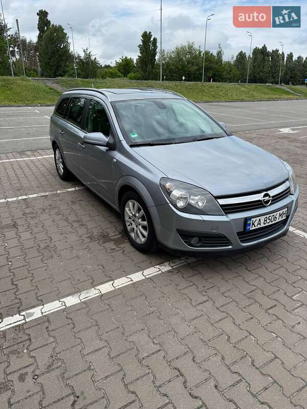 Универсал Opel Astra 2005 в Киеве