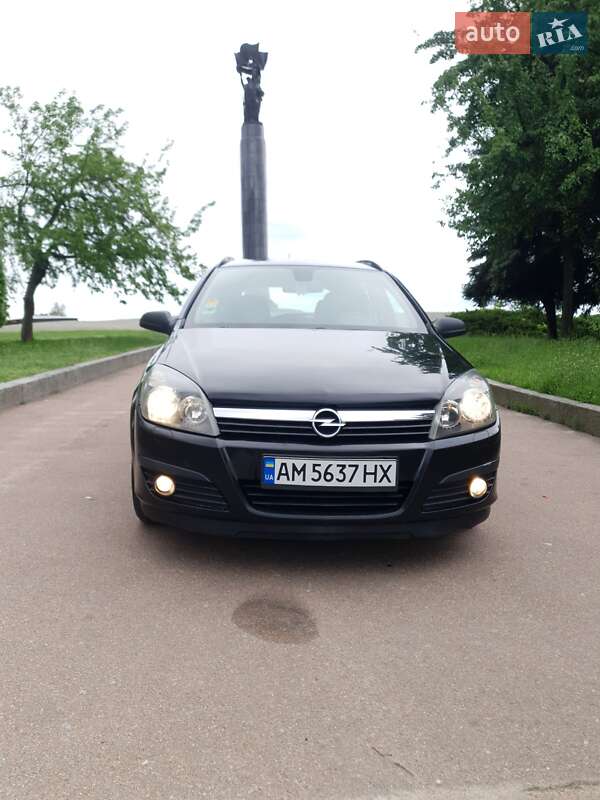 Універсал Opel Astra 2006 в Житомирі