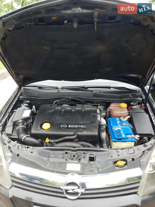 Універсал Opel Astra 2006 в Житомирі