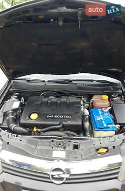 Универсал Opel Astra 2006 в 