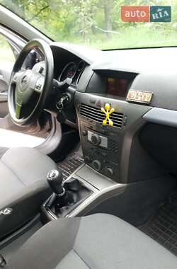 Универсал Opel Astra 2006 в 