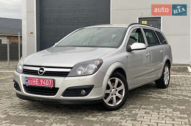 Универсал Opel Astra 2007 в Нововолынске