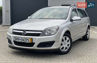 Универсал Opel Astra 2006 в Нововолынске