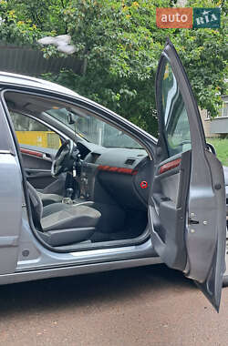 Универсал Opel Astra 2005 в 