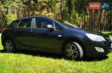 Хетчбек Opel Astra 2011 в Чернігові