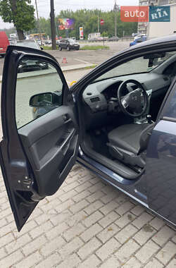 Хэтчбек Opel Astra 2009 в 