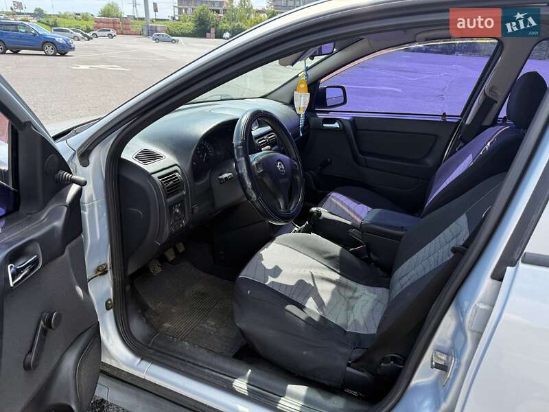 Седан Opel Astra 2005 в Ужгороде