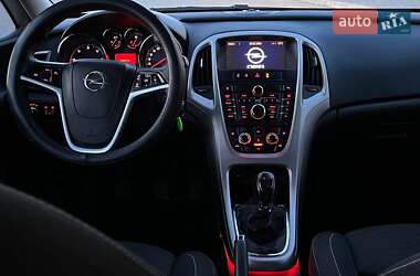 Универсал Opel Astra 2011 в 