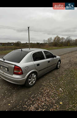 Хэтчбек Opel Astra 2000 в 