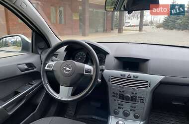 Универсал Opel Astra 2012 в 