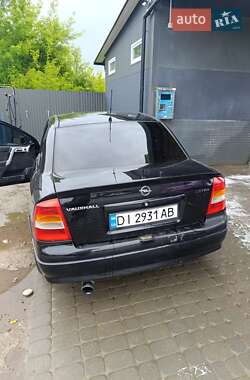Седан Opel Astra 2006 в 