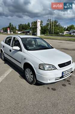 Хетчбек Opel Astra 2003 в 