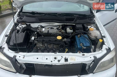Хетчбек Opel Astra 2001 в 