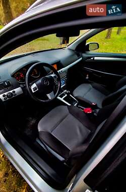 Универсал Opel Astra 2009 в 